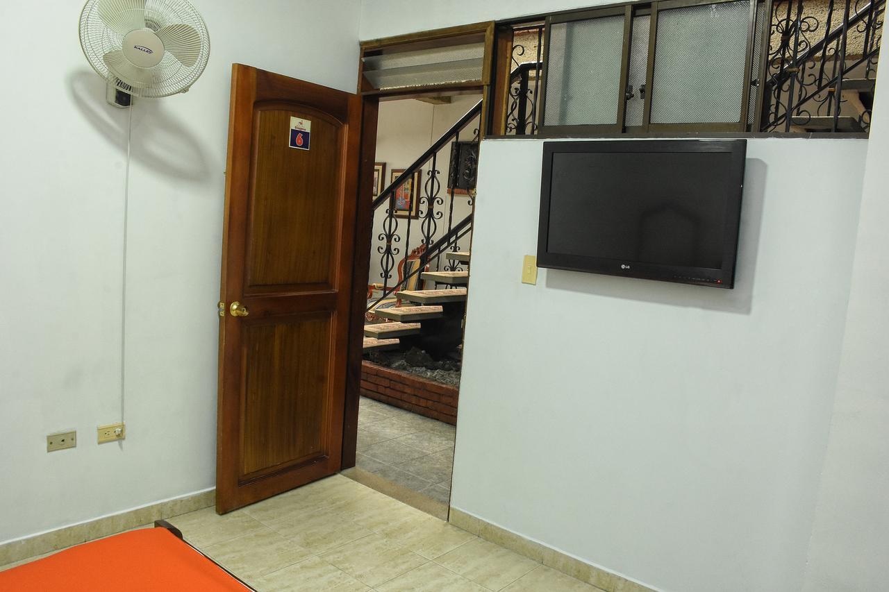 Hotel El Lago 2 Pereira Exterior photo